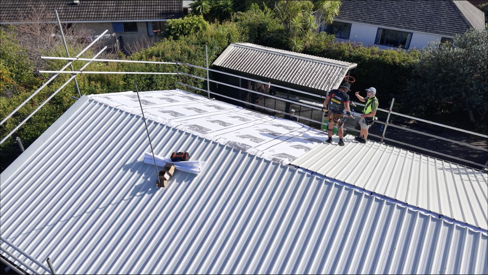 Blogs 1 Solution Roofing Blog Choosing the right Roofing Contractor scaled